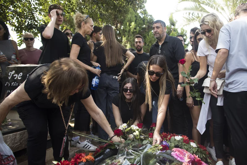 Israelis-held-funerals-Hamas-attack