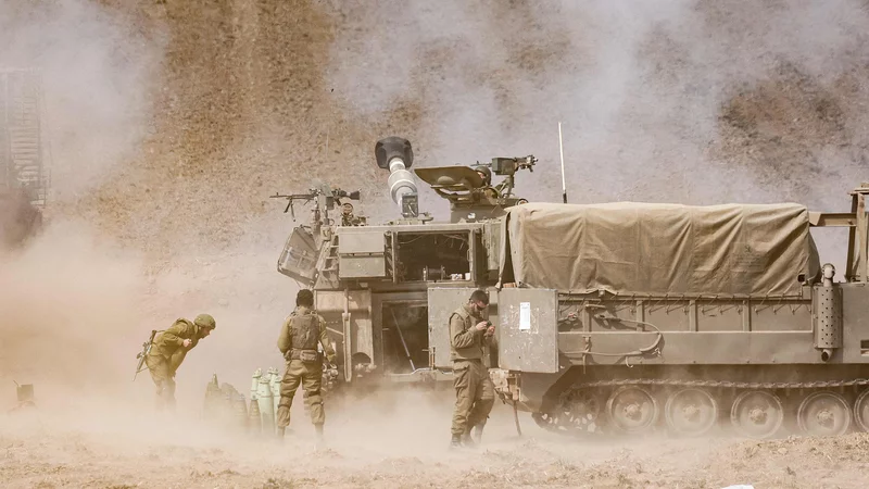 israel-howitzer-gaza-under-siege
